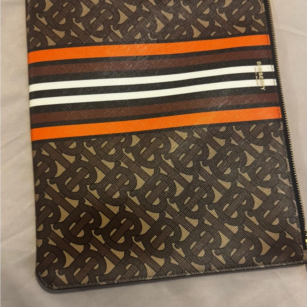 Burberry Brown and Orange Oversized Clutch - Picture 4 of 5